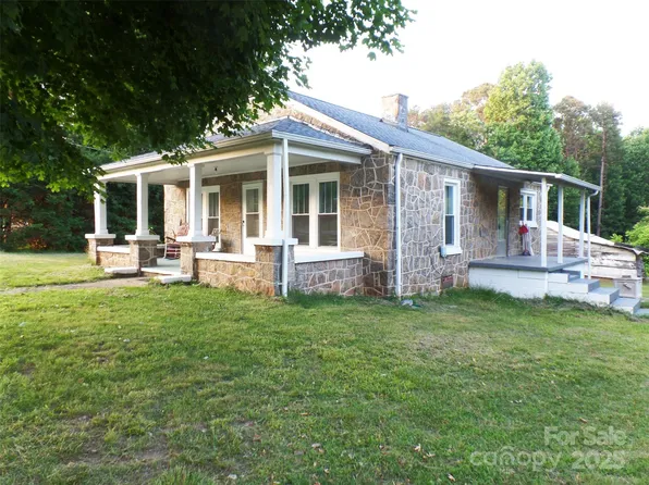 209 14th Ave SE, Hickory, NC 28602