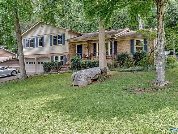 2nd image of 11307 Mountaincrest Dr SE