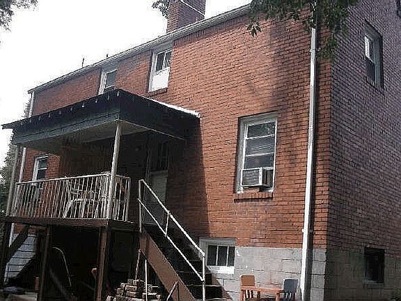 24 - 26 Avon Dr rear