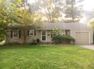 7940 Reeds Rd, Prairie Village, KS 66208