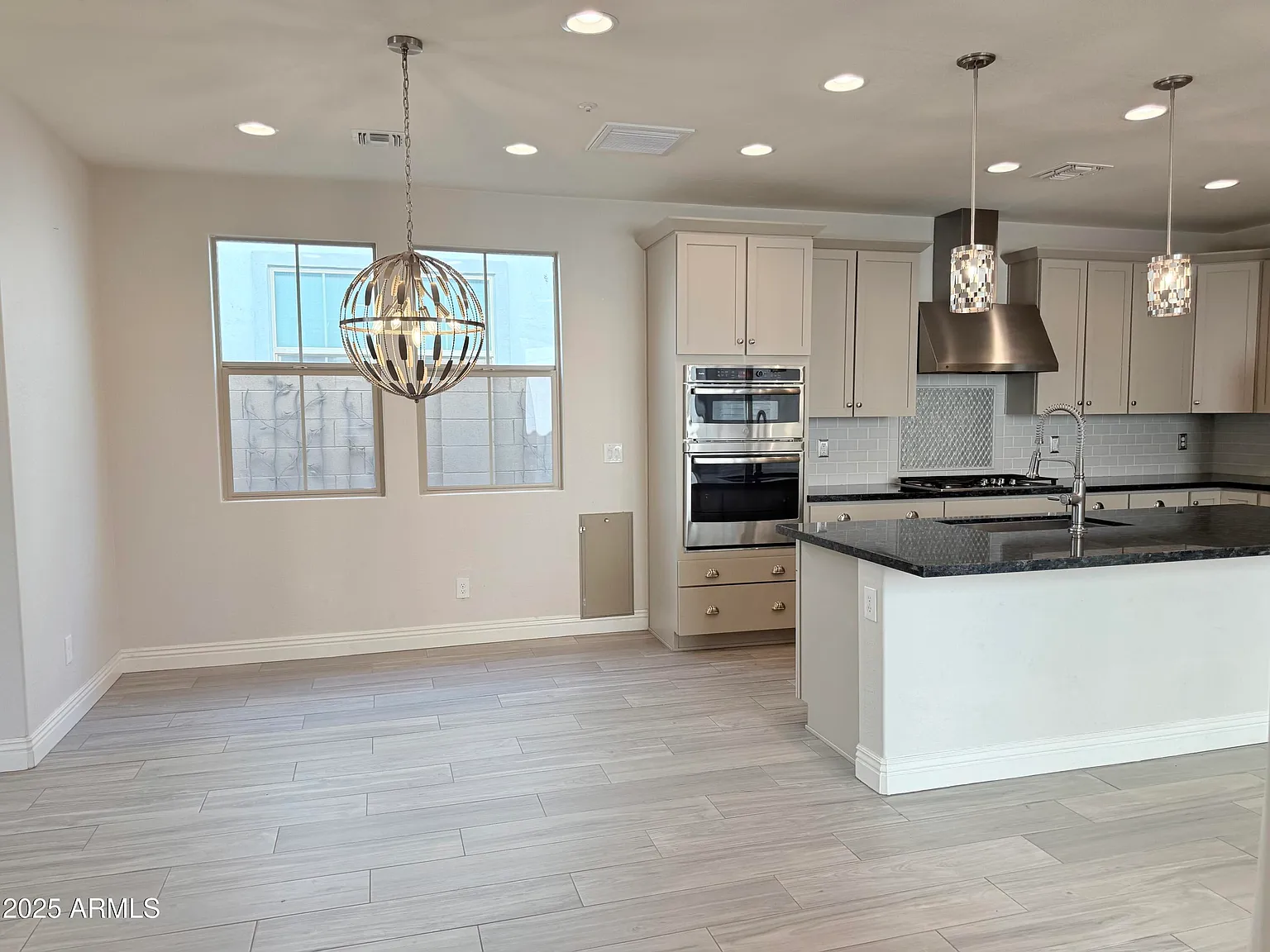 3 bed, 2.5 bath, 2204 sqft, $2,700 — Photo 4