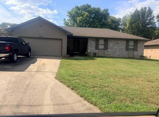 225 N Meteor Ave, Springfield, MO 65802