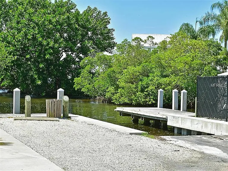 355 Highland Shores Dr — Photo 2