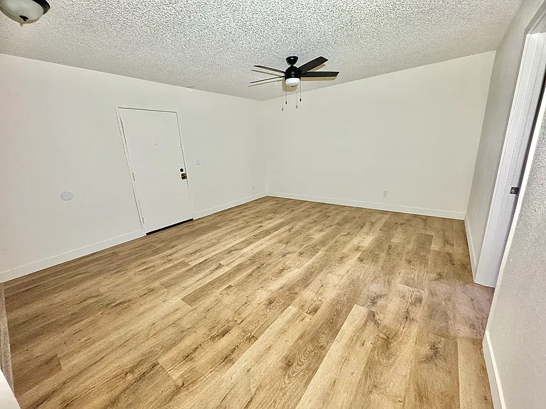 11058 Cantlay St #2 — Photo 14