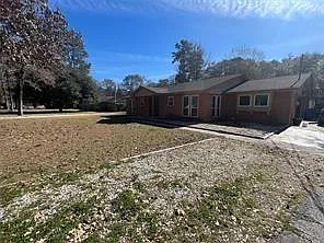 3 bed, 2.0 bath, 1428 sqft, $1,800 — Photo 2