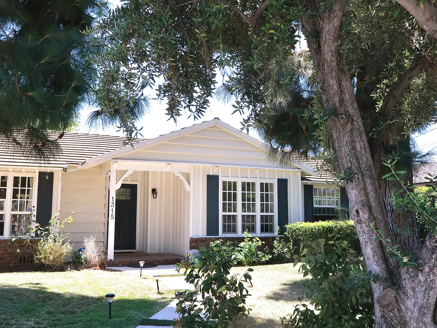 1315 S 5th Ave — Photo 1