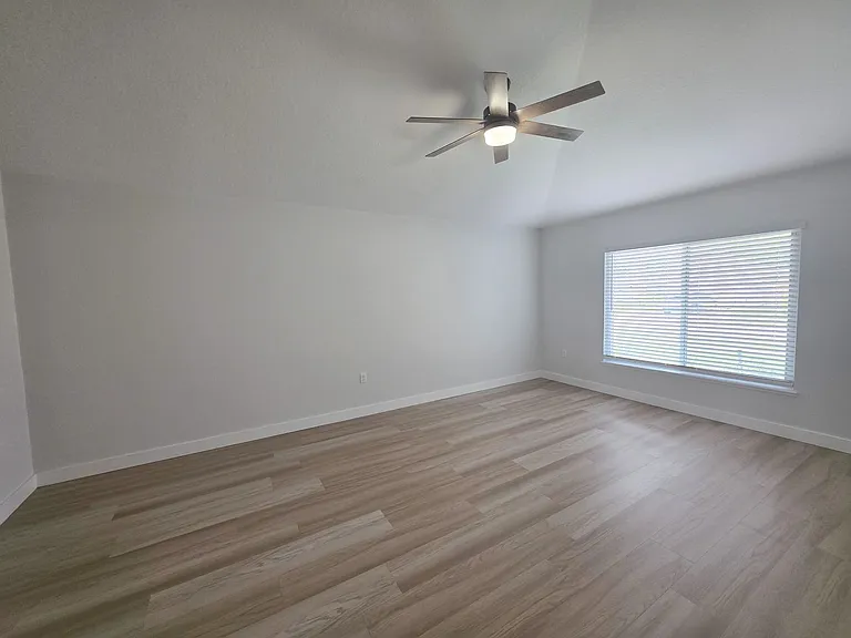 5230 Compass Pointe Cir — Photo 26