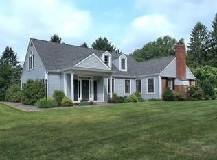 2 Brook Hollow Dr, Gladstone, NJ 07934