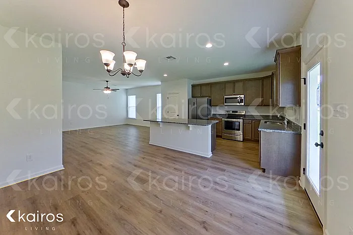 115 Teddy Ln — Photo 4