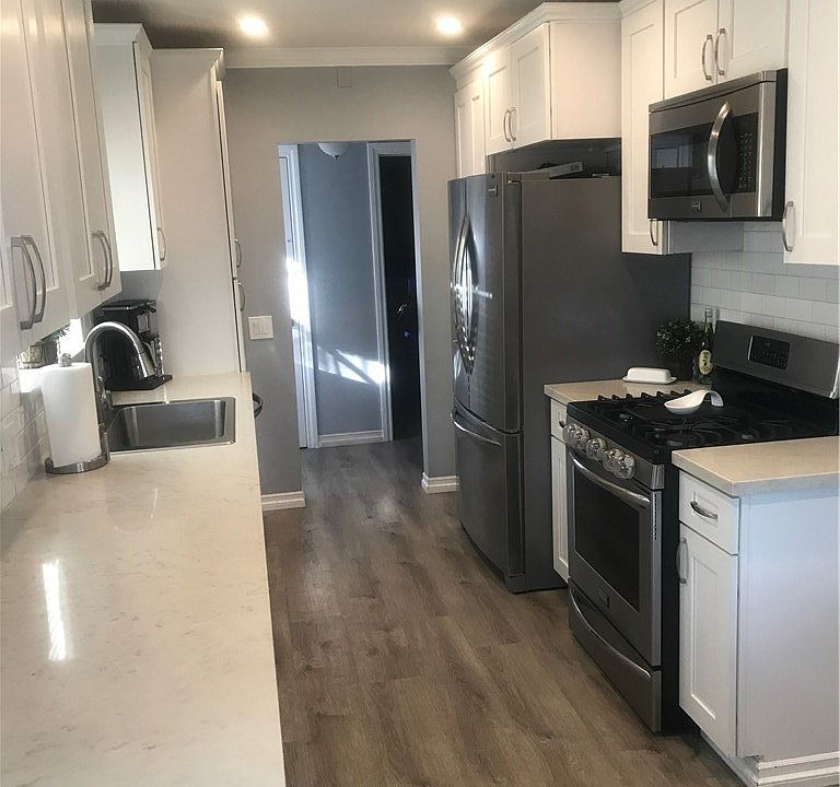 2nd image of 150 N San Jose Ave
