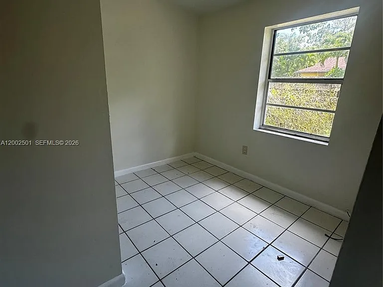821 SW 2nd St — Photo 9