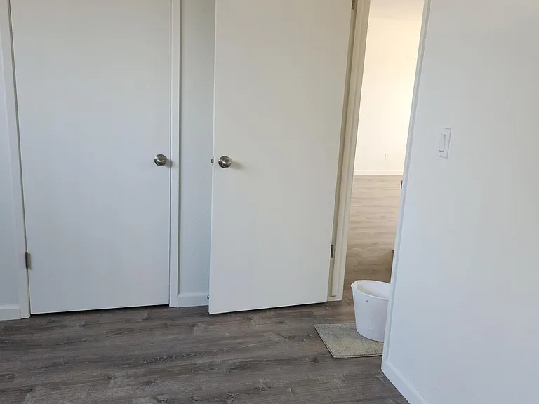 129 W Jones St #A — Photo 6