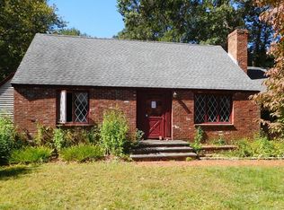 18 Smith Rd, Hingham, MA 02043