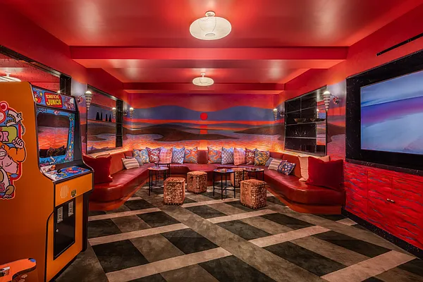 Sold by Compass | media 18