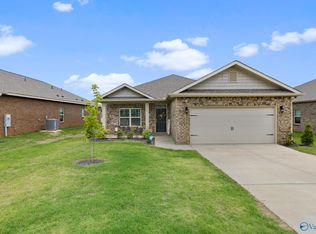 237 Lakewater Cir, Meridianville, AL 35759