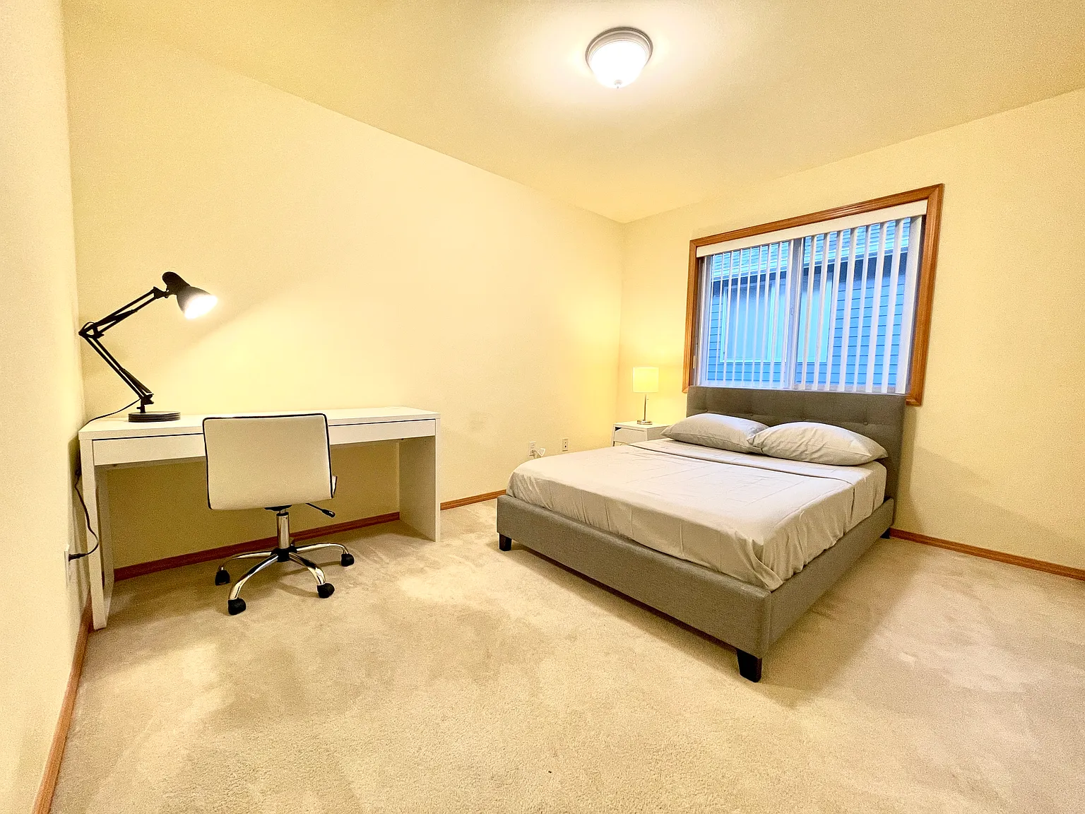 1 bed, 2220 sqft, $1,000 — Photo 2