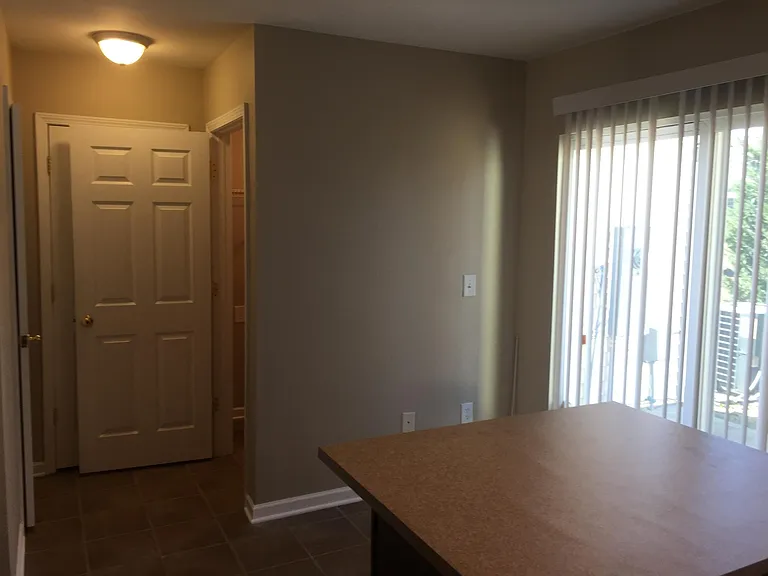 10143 Ballyclare Ct — Photo 11