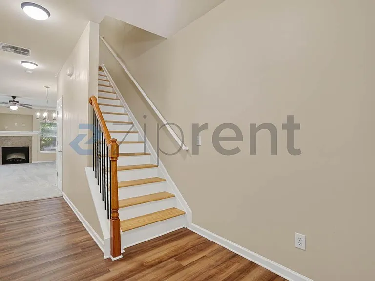 2854 Ridgeview Dr SW — Photo 3