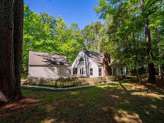 2nd image of 102 Warner Woods Rd