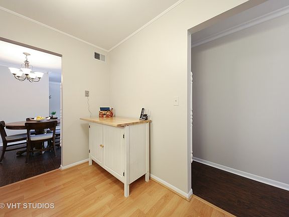 3rd image of 7373 Blackburn Ave #J-202