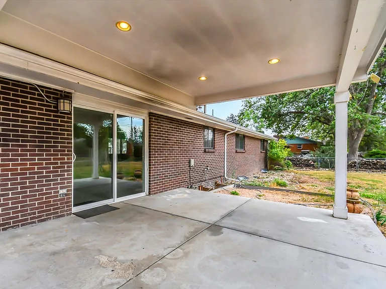 7687 Newman St — Photo 37