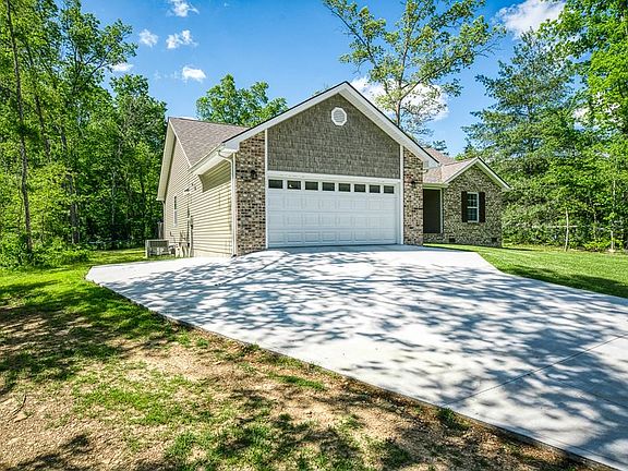 4th image of 48 Oakmont Way