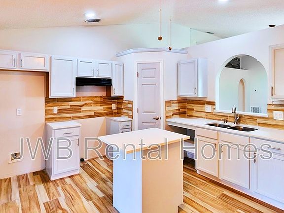 2nd image of 2006 Wiley Oaks Ln