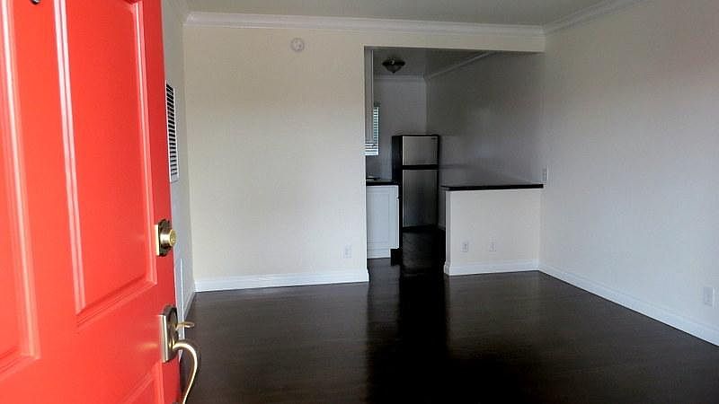 1st image of 1519 Armacost Ave APT 4