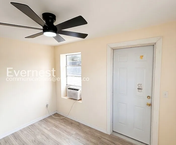 5680 28th St N #D1 — Photo 2