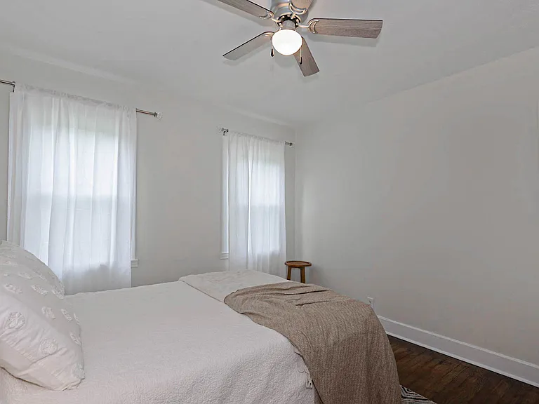 1032 Lakeview Dr — Photo 13