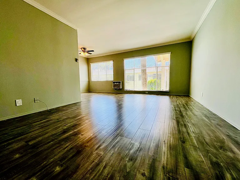4475 Murietta Ave #18 — Photo 3
