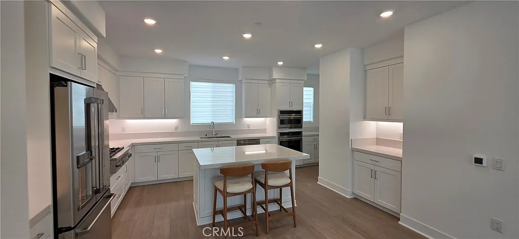 3 bed, 2.5 bath, 1842 sqft, $4,600 — Photo 4