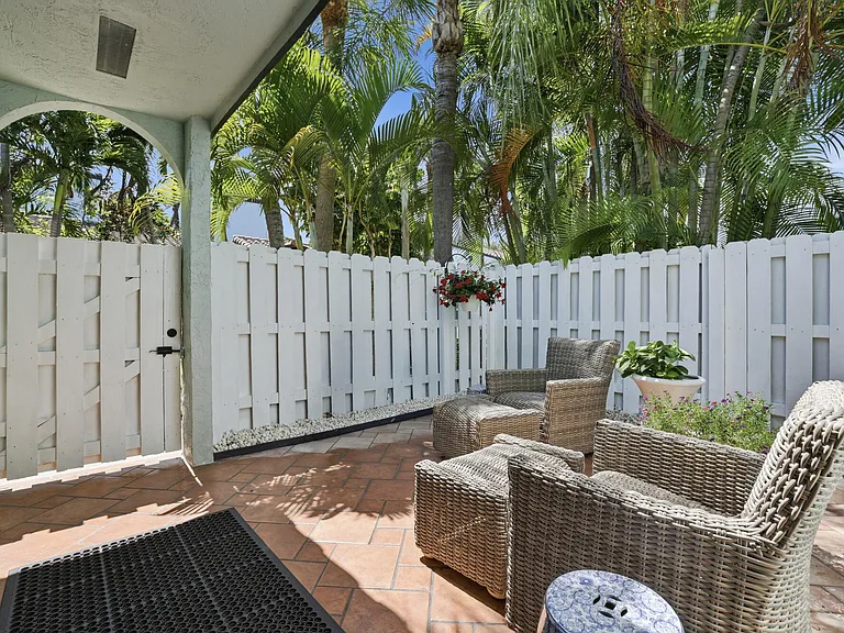 22316 Pineapple Walk Dr — Photo 3