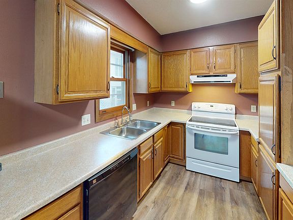 3rd image of 1706 Kilbourn Ave
