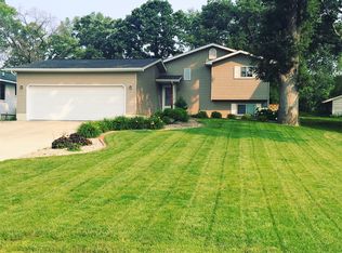 306 McMillan Rd, Poynette, WI 53955