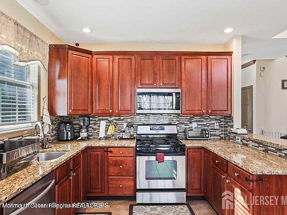 3rd image of 83 Osprey Dr