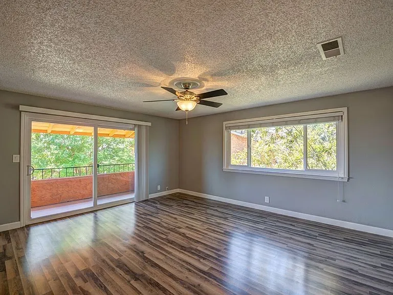 Riverview Condominiums — Photo 7