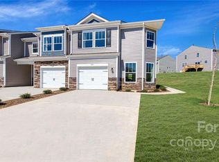 86 Creekview Rd, Hendersonville, NC 28791