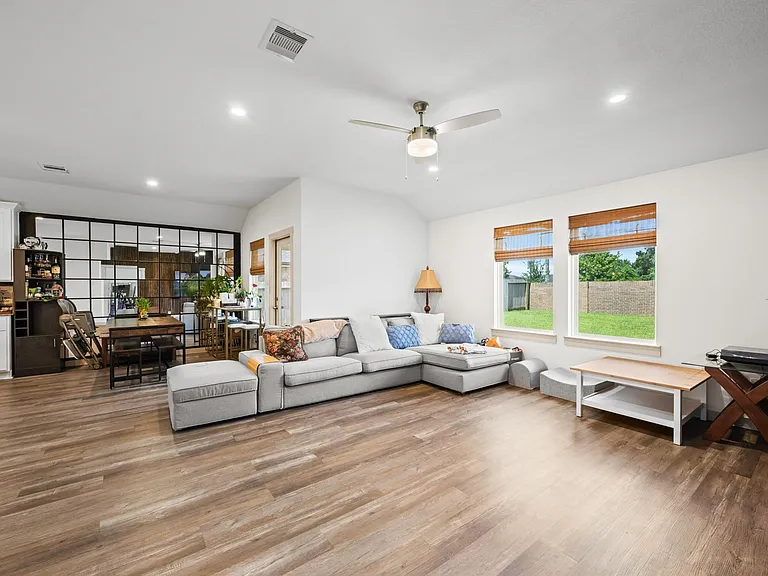 1054 Great Barracuda Ln — Photo 6