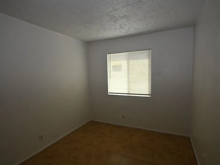 302 Eastminister Ct #A — Photo 14