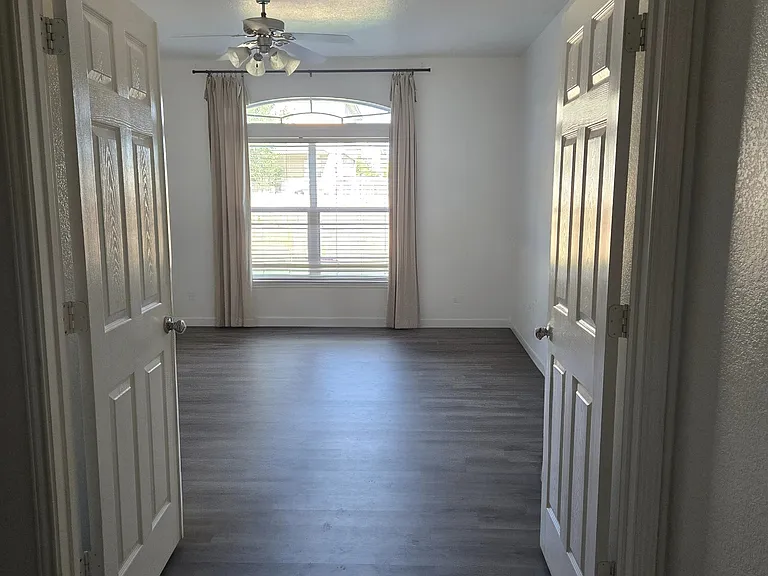 2104 Vernice Dr — Photo 9