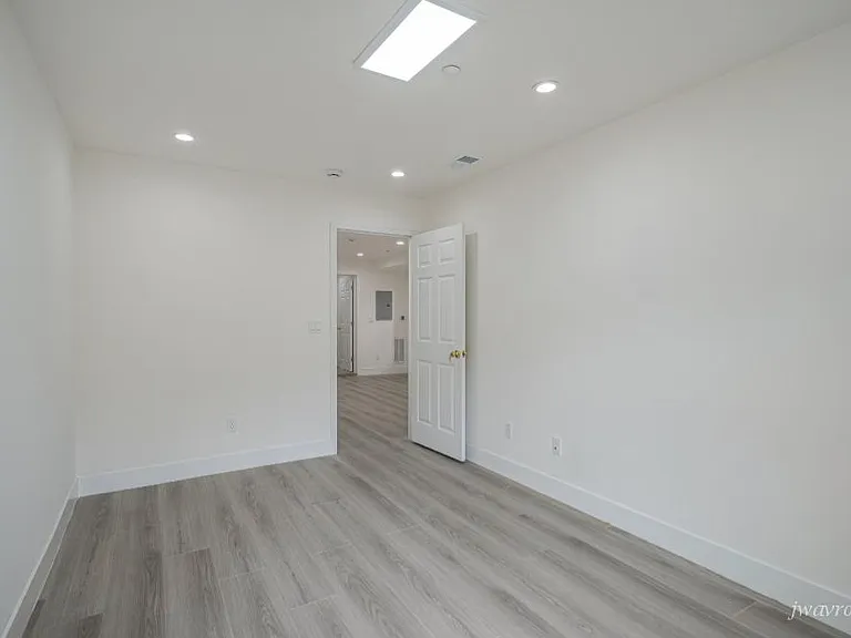136A 17th Ave — Photo 15