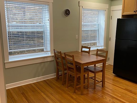 4th image of 2539.5 Prairie Ave #1W