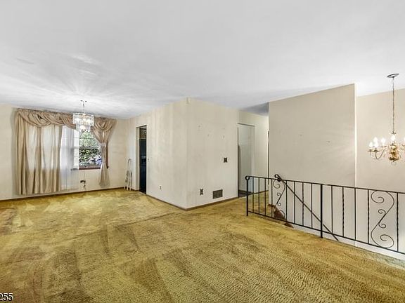 3rd image of 310 Hillcrest Ave