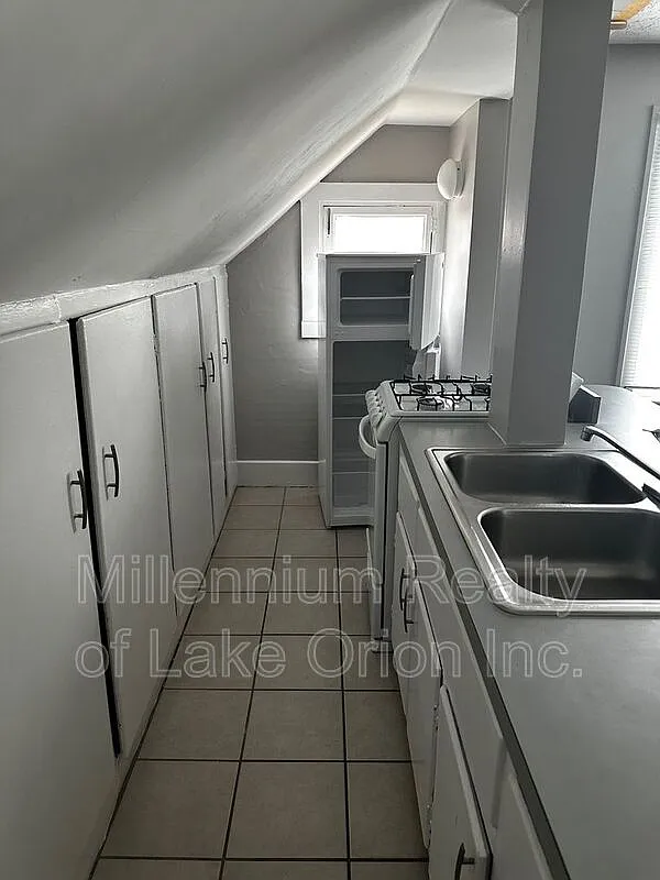 Studio, 1.0 bath, 500 sqft, $775 — Photo 3
