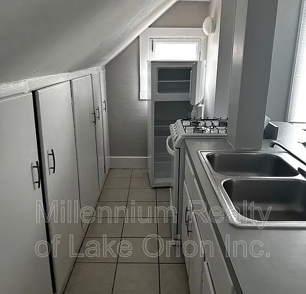2305 Pine Lake Ave #3 — Photo 2