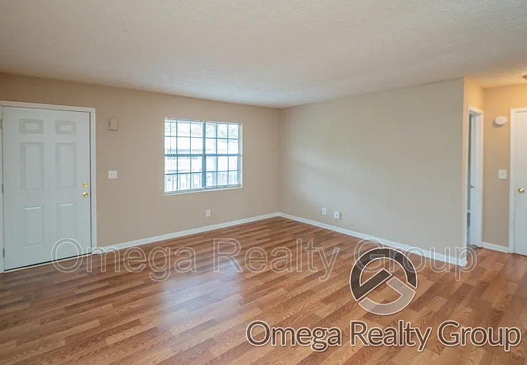 Lakeridge Apartments — Photo 26