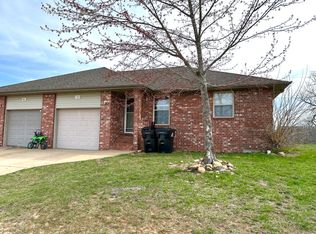 142-144 E Terrace Ct, Sparta, MO 65753