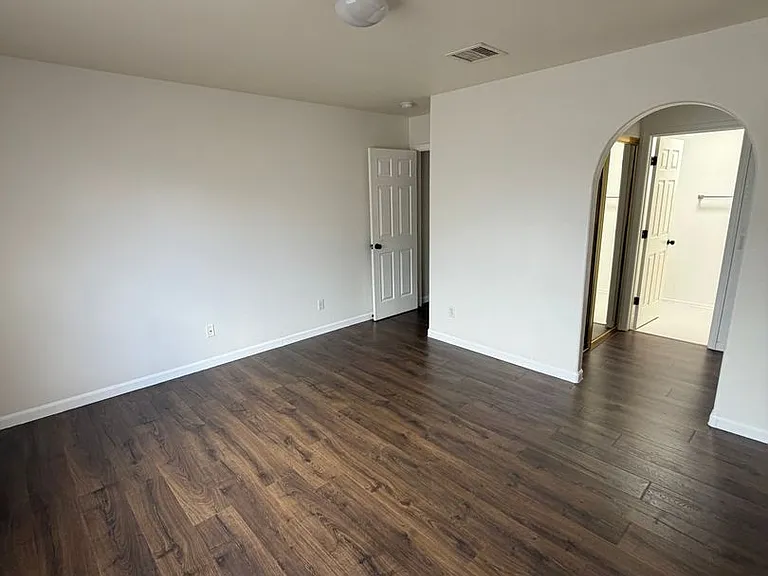 1102 Desert Oak Pl — Photo 10