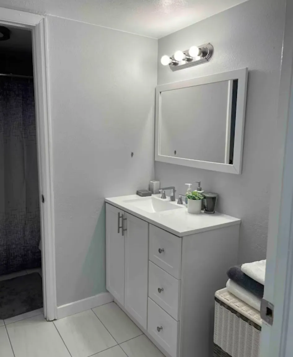 The Perfect Place, Cozy 1 Bedroom Close to Medical Campuses — Photo 3